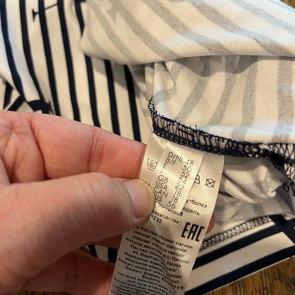 RABE - T-shirt rayé avec détails en strass - Taille 18 (CAN) - Picture 8 of 10